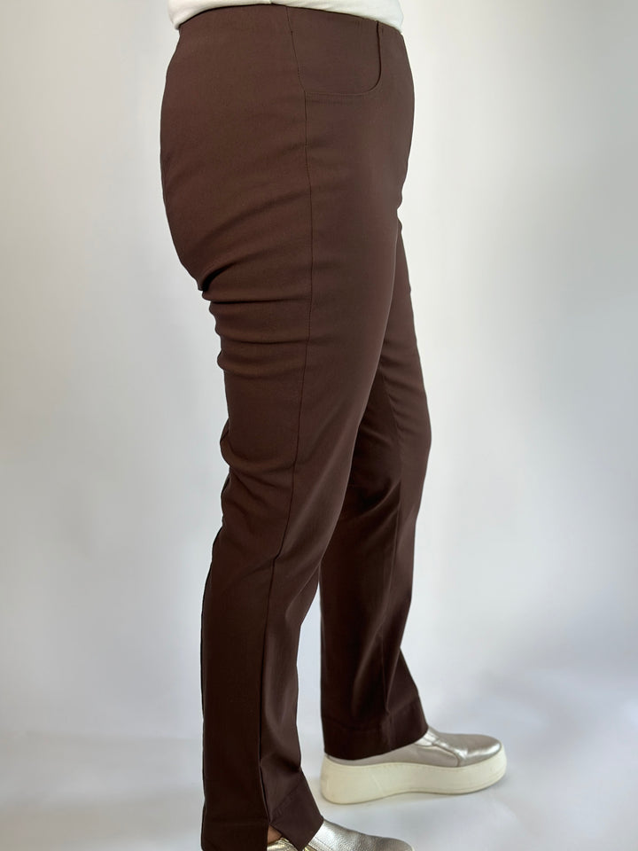 Coffee Slim Fit Pull-on Trouser- Stehmann - Loli 742