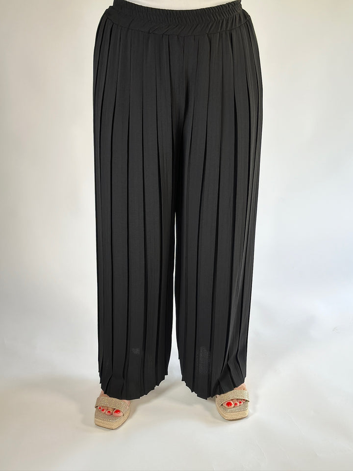 Wide Leg Pleated Trousers | Black