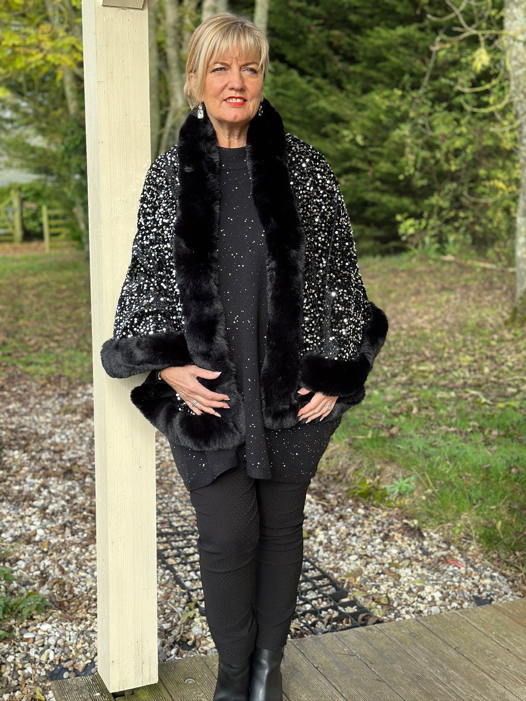 Sequin Faux Fur Wrap | Black/Silver