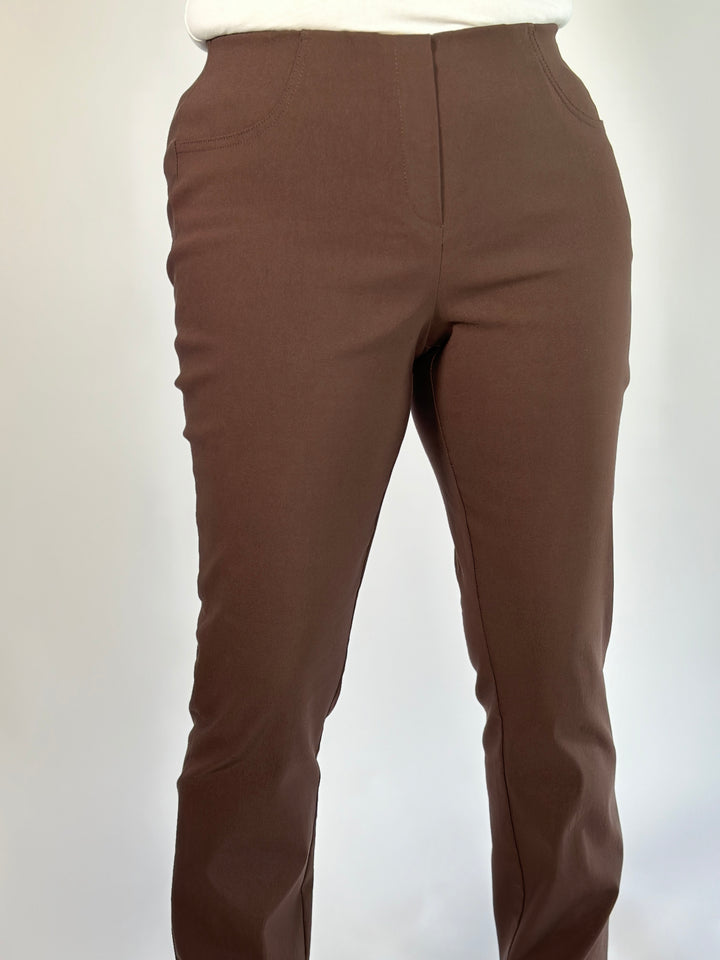 Coffee Slim Fit Pull-on Trouser- Stehmann - Loli 742