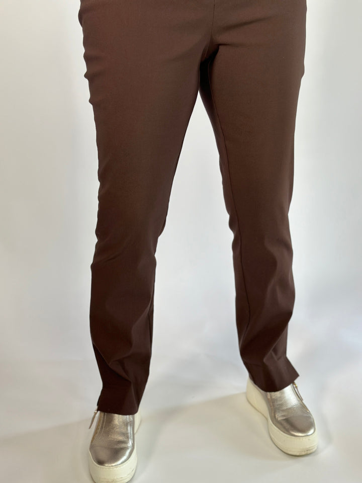 Coffee Slim Fit Pull-on Trouser- Stehmann - Loli 742