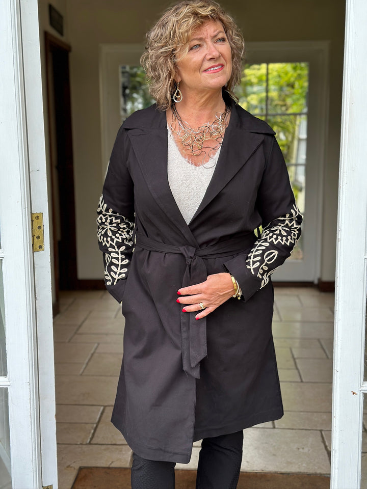 Embroidery Belted Coat | Black