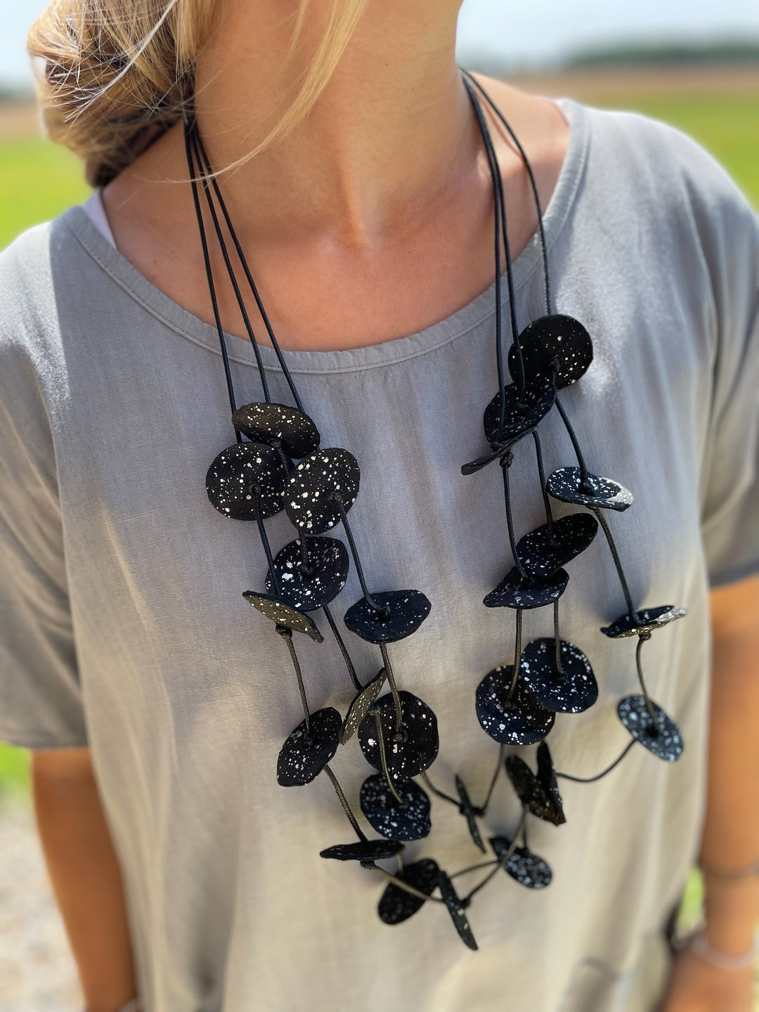 Lightweight Layered Disc Necklace | Black